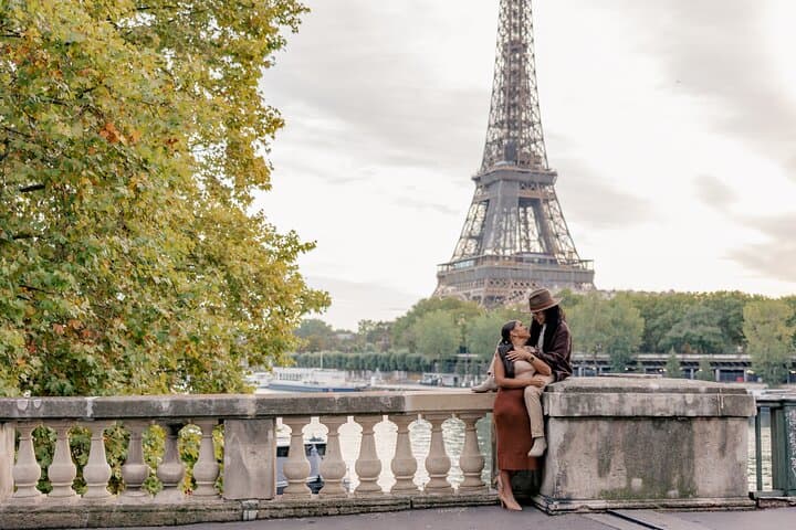 Paris Inclusive LGBTQ+ Couple Photoshoot with Welcoming Local