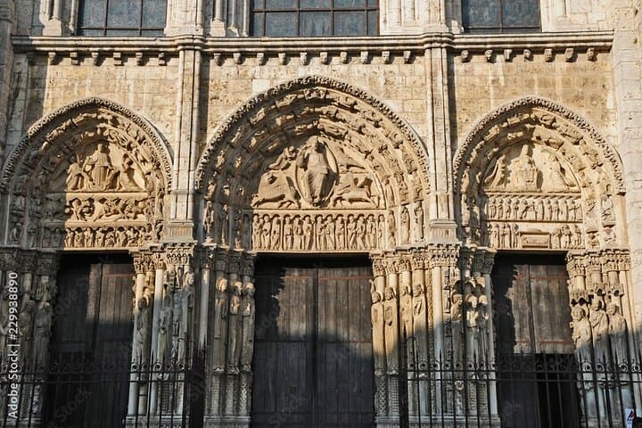 Paris Notre Dame Cathedral and Île de la Cité Guided Walking Tour