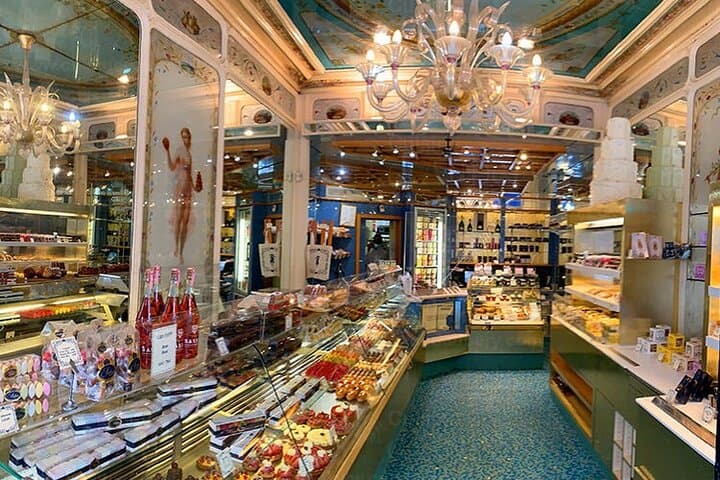 History and Culture taste better with delicious pastries, coffee, cheeses and some surprises...