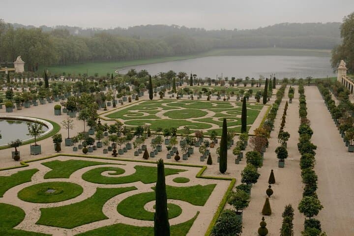 Opulent Versailles Highlights & Market with a Local Expert
