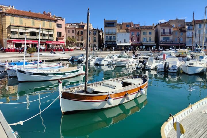 Cassis, Winery visit & Calanques from Aix en Provence.