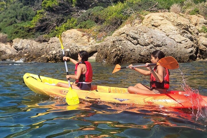Hyeres Shared Group Kayaking Tour with Guide