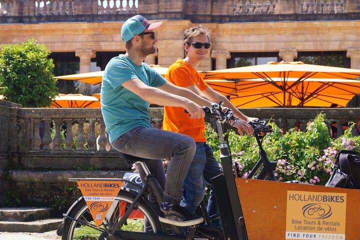 Bordeaux Guided Bike Tour for All Ages with a Local Guide