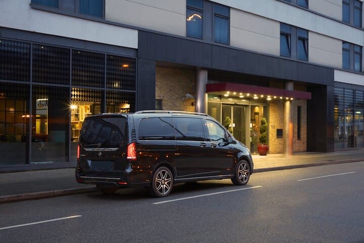 Private Transfer Paris ↔ Versailles Palace (Round Trip) by van