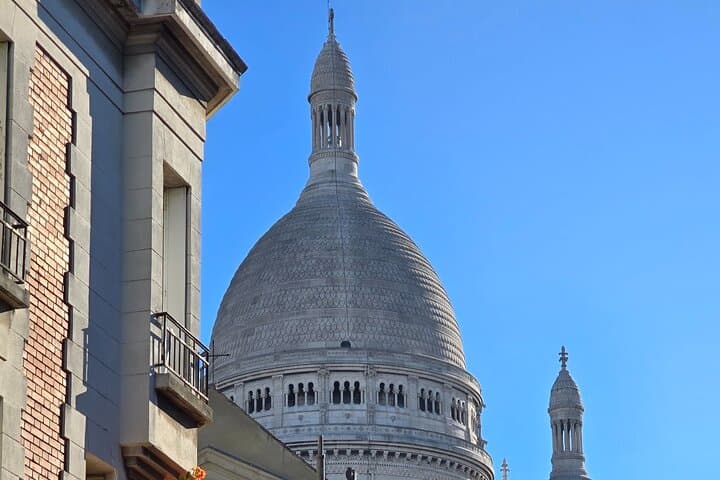Montmartre & Sacré-Coeur Walking Tour with a Local Guide