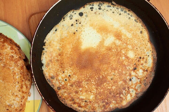 French Crêpe Making Class in Central Paris (Includes Cider)