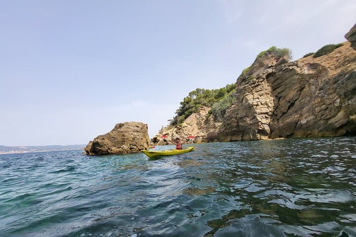 Hyeres Shared Group Kayaking Tour with Guide