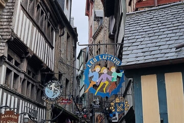 Mont Saint Michel recounted 2-hour guided walking tour