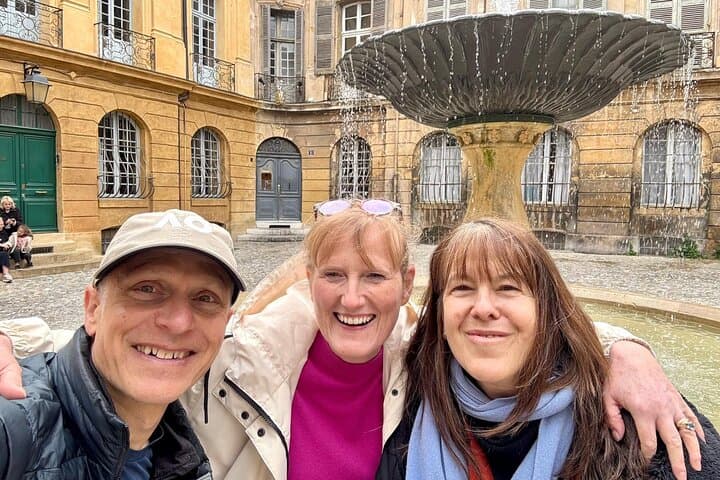 On the lovely Place d'Albertas with British visitors!