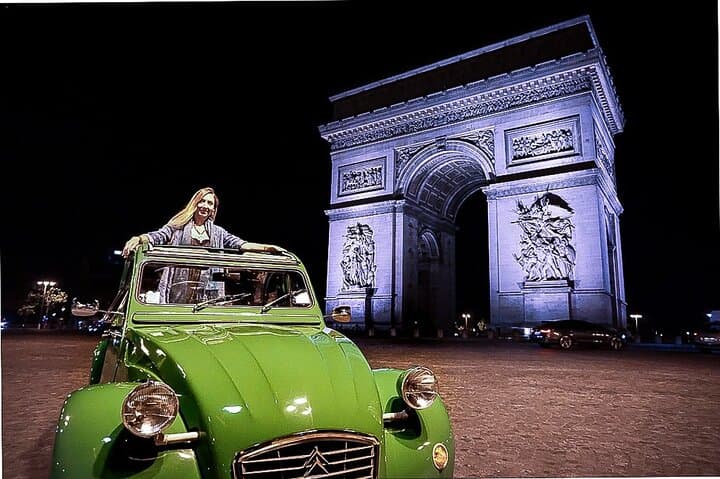 Explore Paris in a classic Citroën 2CV – private guided tour through iconic landmarks, hidden gems & Parisian charm. #Paris2CV #ClassicCarTour #ParisSightseeing #VintageParis