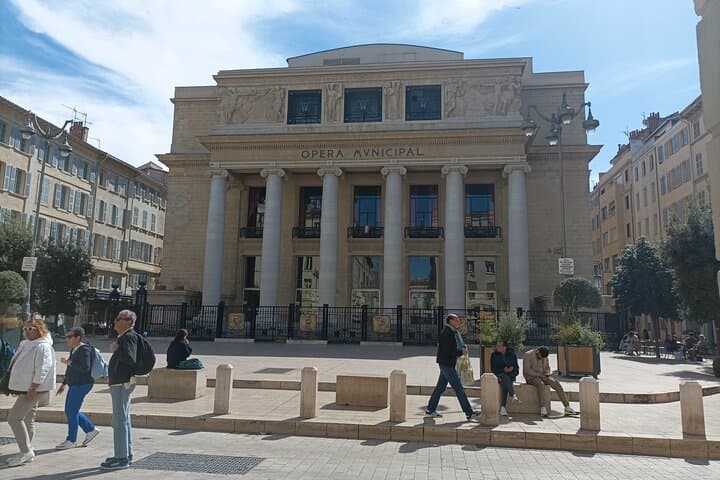 Marseille private walking tour with an official tour guide !