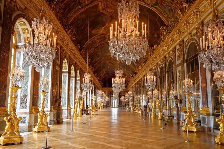 Royal getaway to Versailles 6h in Van VIP from Paris