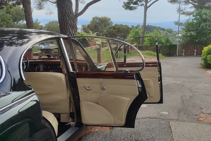 French Riviera Vintage Jaguar MK2 Tour with Scenic Stops