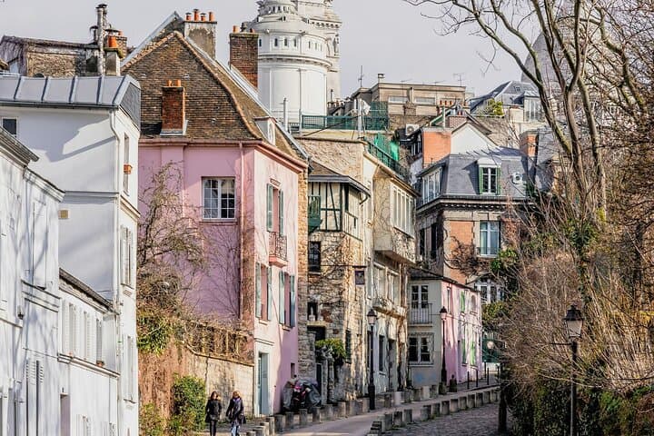 Cinema guided tour in Paris Montmartre inspired by Amélie Poulain