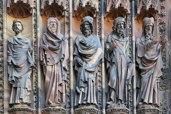 Paris Highlights Guided Walking Tour (9 Landmarks)