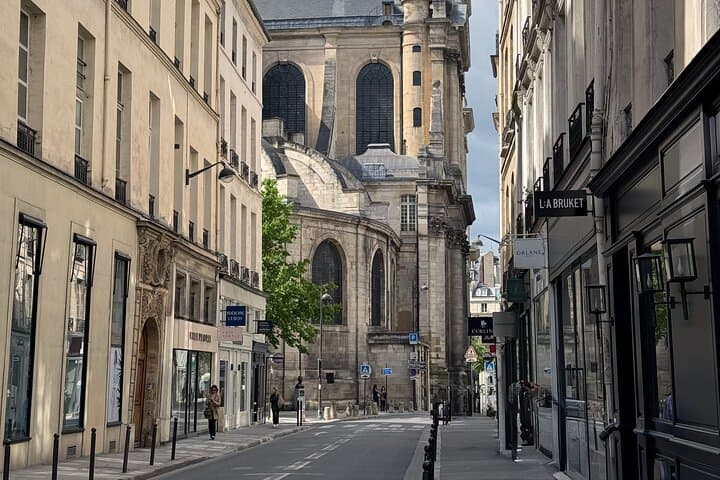 Saint Germain Walking Tour with Local Insights