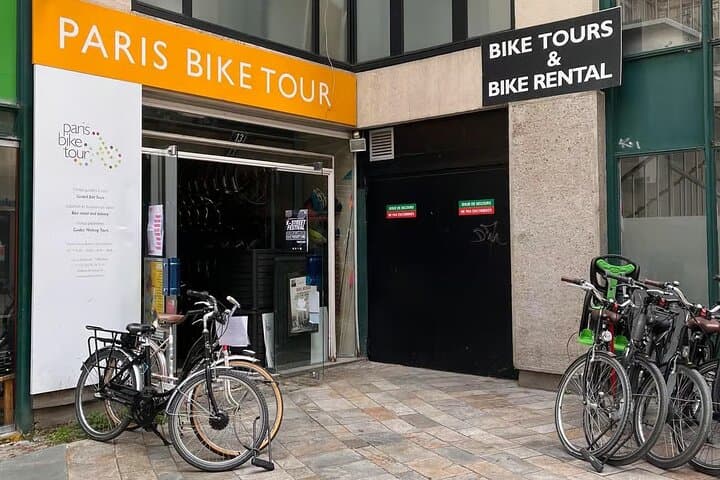 Paris E Bike Rental in Le Marais City Center