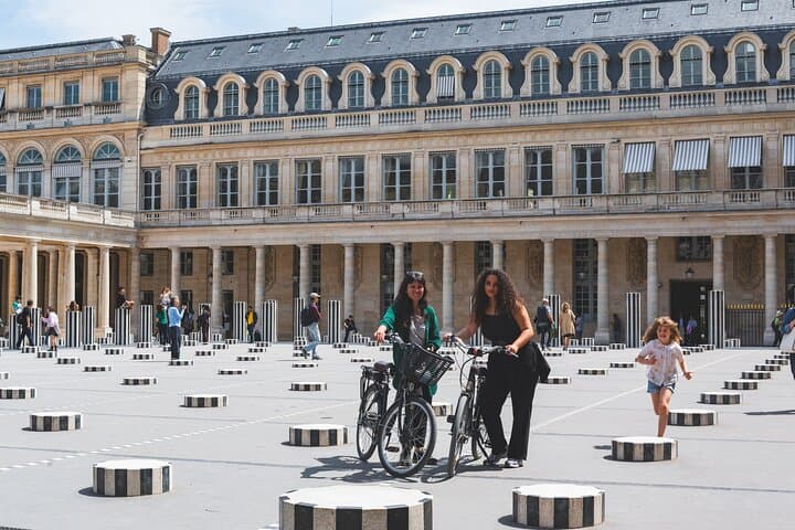 Paris E Bike Rental in Le Marais City Center