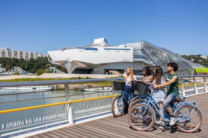 City bike tour by ComhiC - The Highlights - 3h