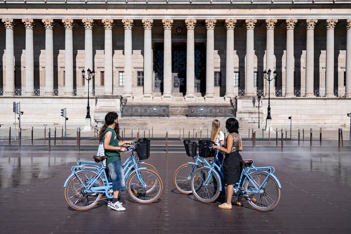 City bike tour by ComhiC - The Highlights - 3h