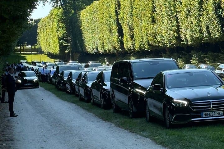Paris Sightseeing - Luxury Private Mercedes, Chauffeur & Shopping