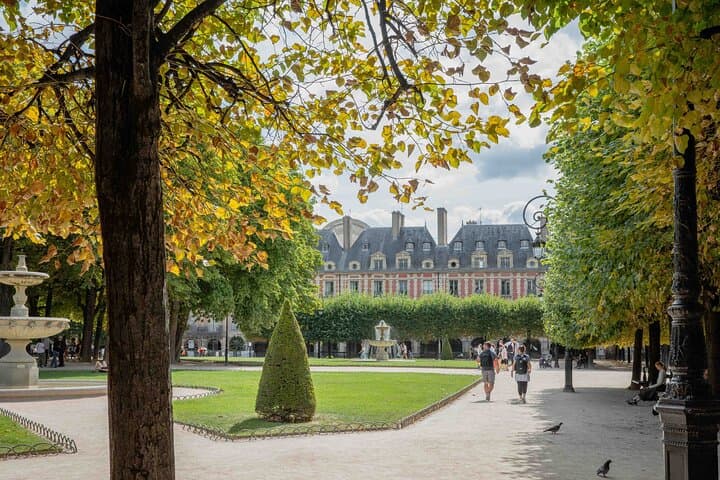 Le Marais Paris Walking Tour: Stories Beyond the Guidebook