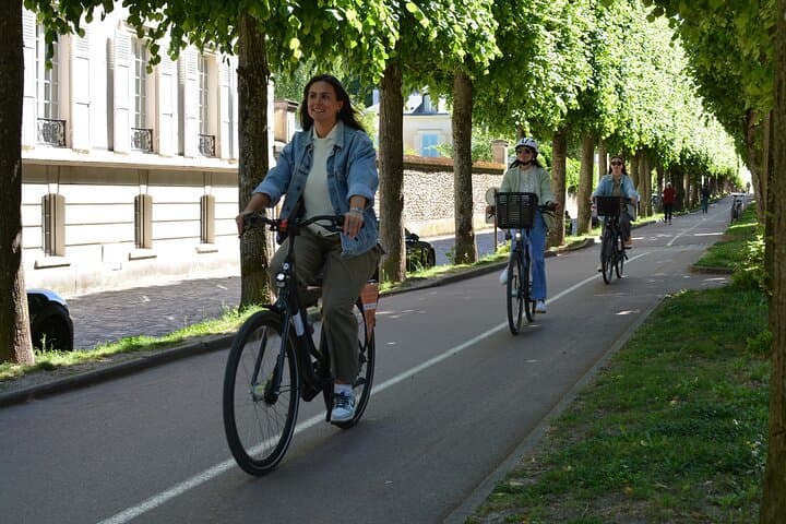 Versailles: Bike Rental - Explore the Royal City at Your Pace