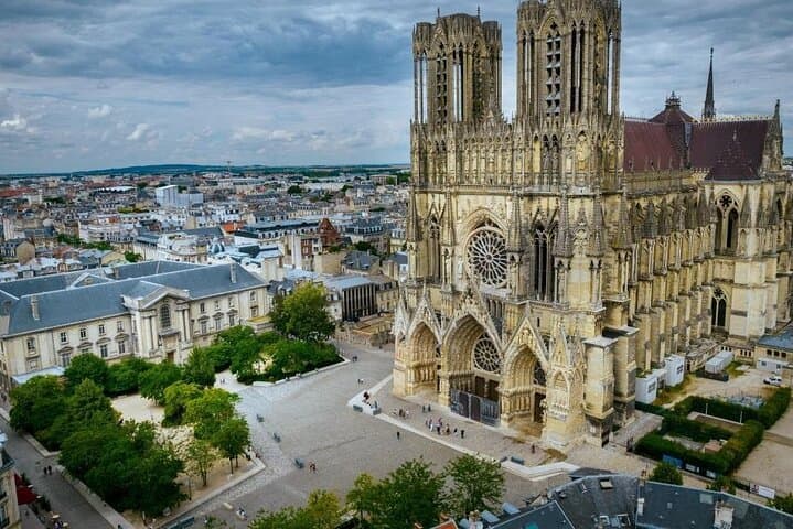 Reims Walking Tour: Self-Guided City Game