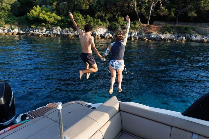 Private escape to discover Cannes & Lerins islands from the sea