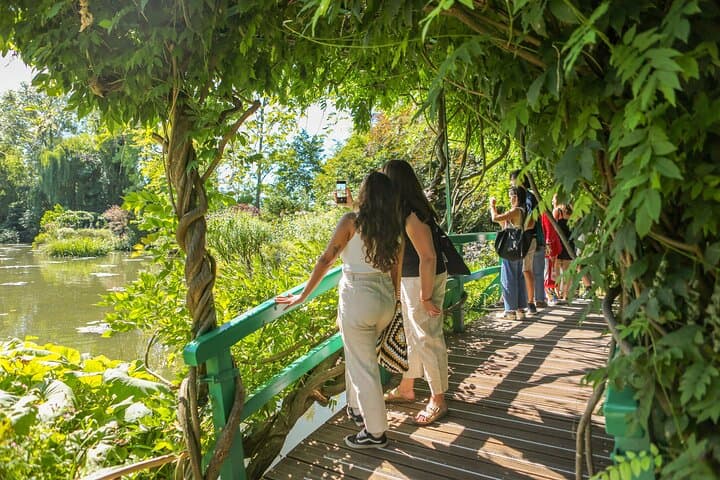 Giverny Day with Monet Foundation Audio Guided Tour from Paris