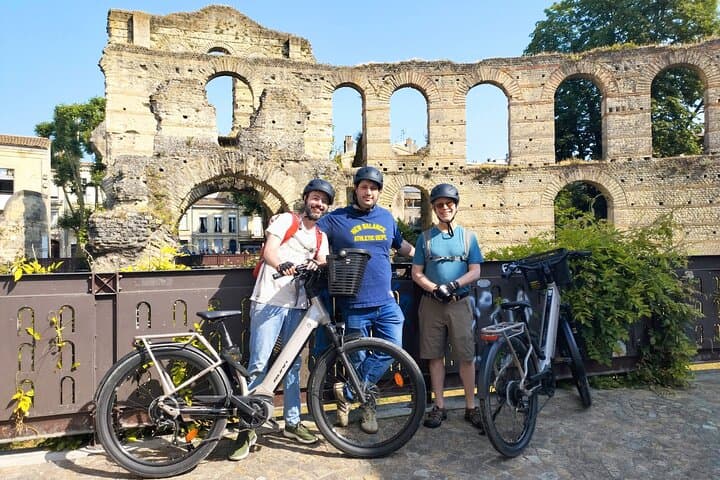 Bordeaux Bike Tours: From Bordeaux to Saint-Emilion by E-Bike