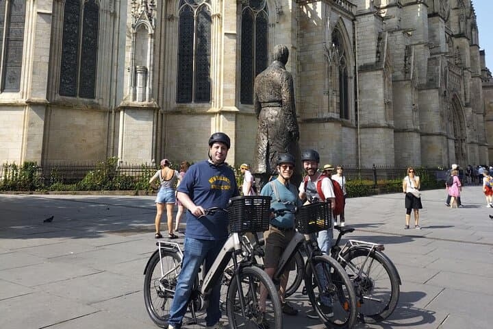Bordeaux Bike Tours: From Bordeaux to Saint-Emilion by E-Bike