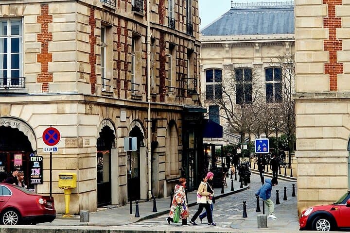 Discover a hidden gem from the Renaissance: Place Dauphine.