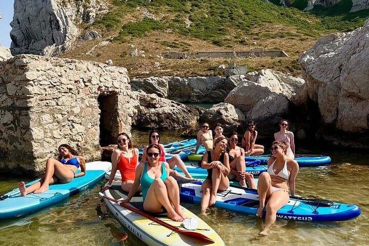 Moment with friends in Monkey Bay