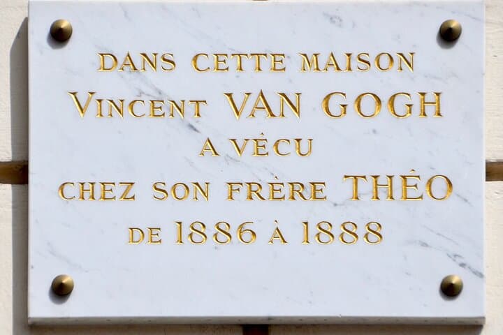 Montmartre Guided Walking Tour: Famous Artists and Cabarets