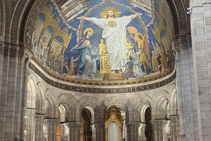 Sacre Coeur Basilica and Montmartre Small Group Guided Tour
