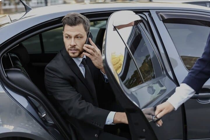 Private Transfer CDG & Orly ↔ Paris & Disneyland | Meet & Greet