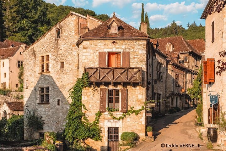 Sarlat : Private Tour to Rocamadour + St-C-Lapopie by Exploreo24