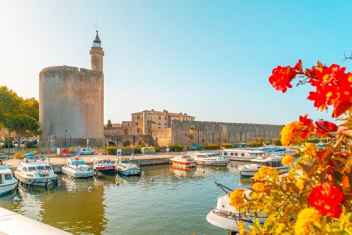 The Canal de Aigues-Mortes