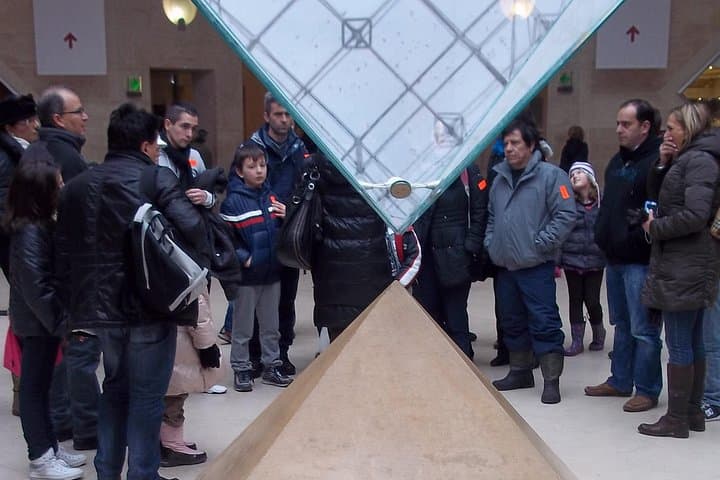 Paris: Louvre Museum Mona Lisa & Highlights Guided Tour