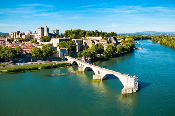 Marseille to Avignon & Pont du Gard: Private Historic Tour