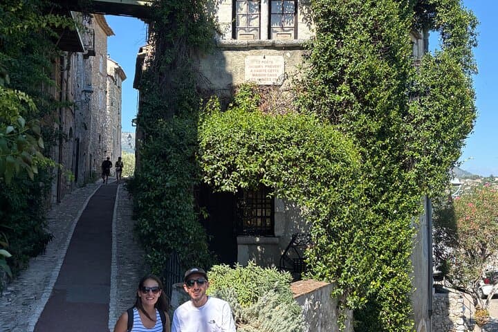 Full-Day Private Tour, Wine Tasting and Antibes Point of Sale