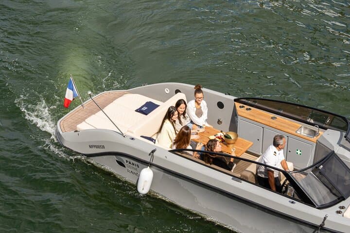 Paris Private River Cruise with Champagne from the Eiffel Tower