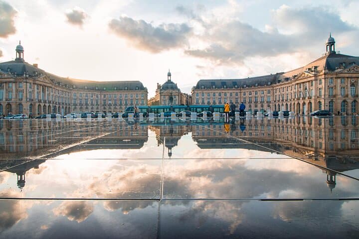 Bordeaux 1h30 City Walking Tour: Discover Historic Landmarks