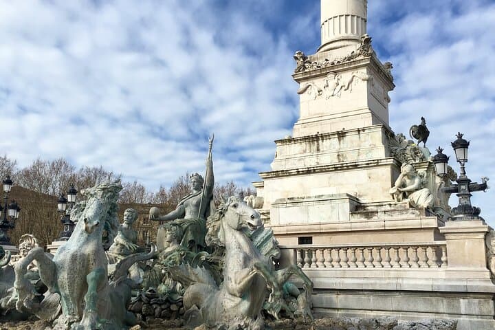 Bordeaux Famous Figures 2h Walking Tour