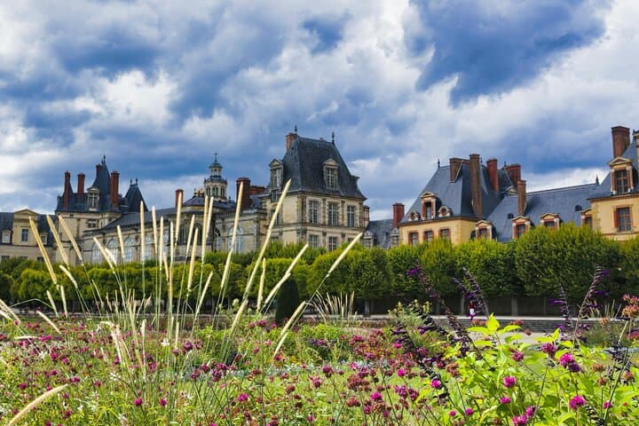 Château de Fontainebleau Private Tour from Paris with Entry