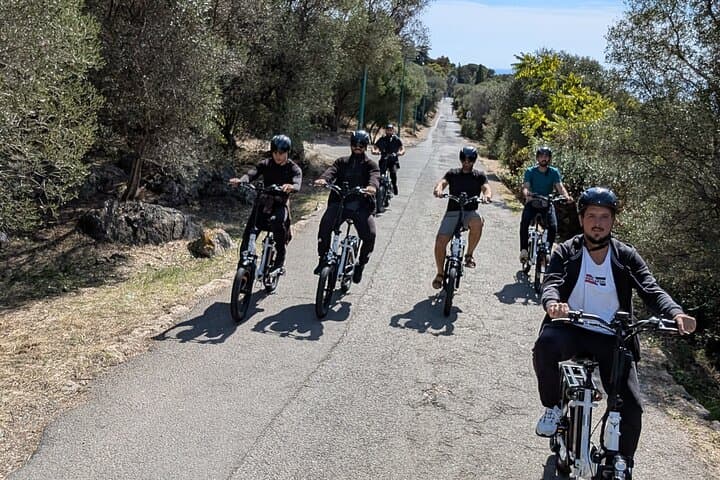 Guided tour of Nice by electric bike