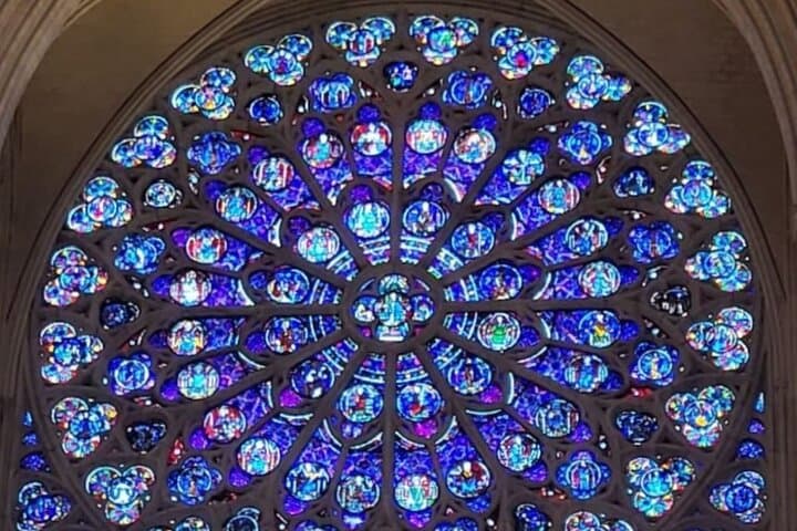 Notre Dame Cathedral Guided Tour with Skip The Line Entry