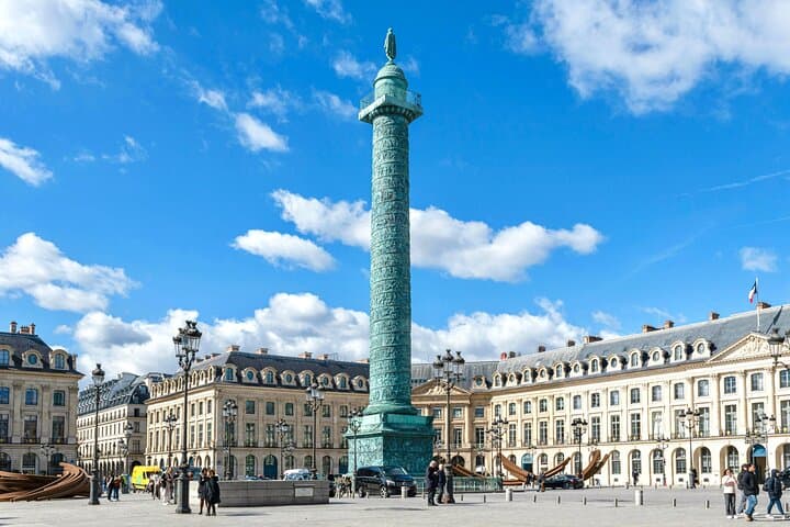 Free Perfume Museum & Opera District Tour in English