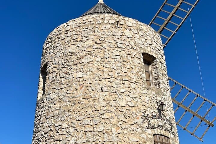 Marseille Allauch between tradition history and nature